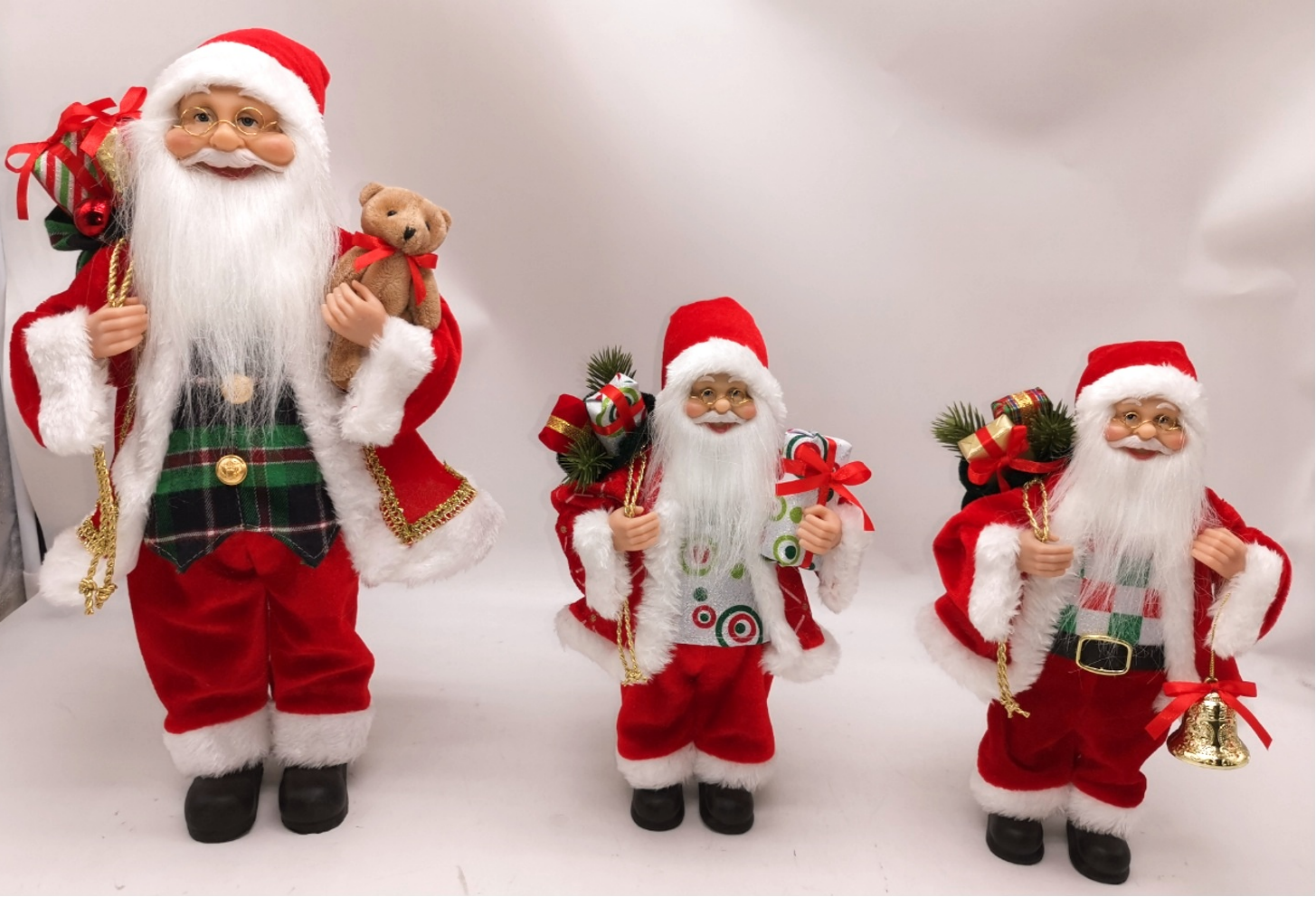 Santa in Red and green with giftbag